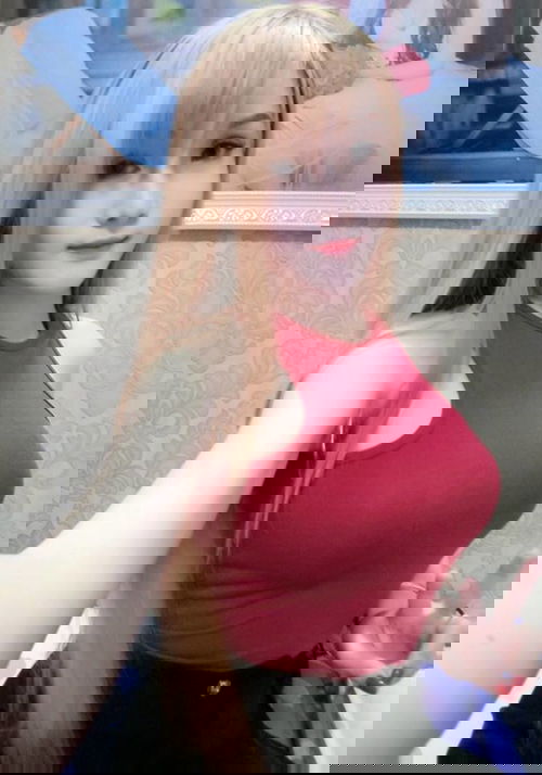 Kim Yến – búp bê ngực bự